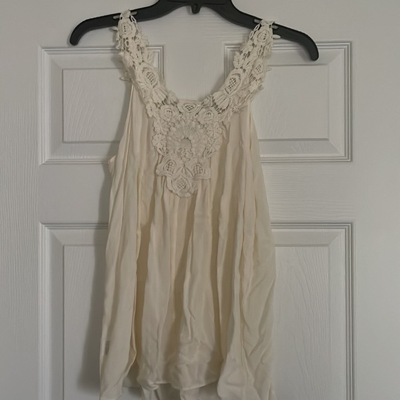 Flowy crochet Ana camisole cream size medium - Picture 5 of 5